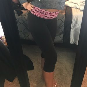 PINK Victoria’s Secret Cropped Leggings